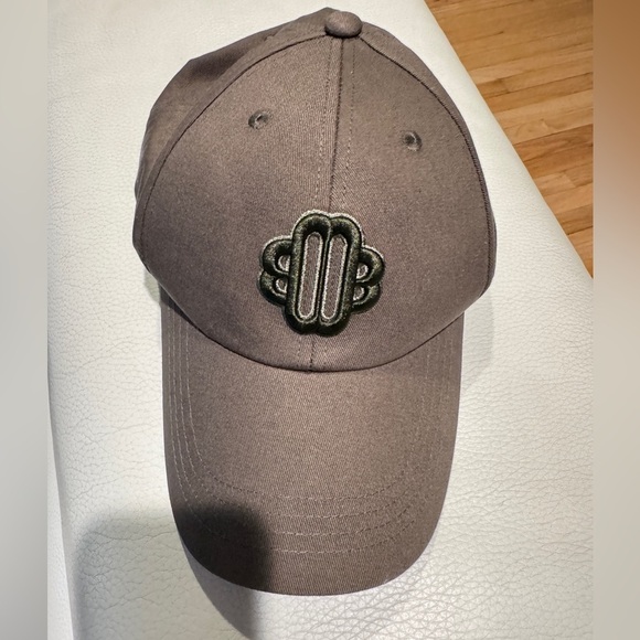 Maje Accessories - MAJE Cotton Cap with Clover Logo in Khaki
